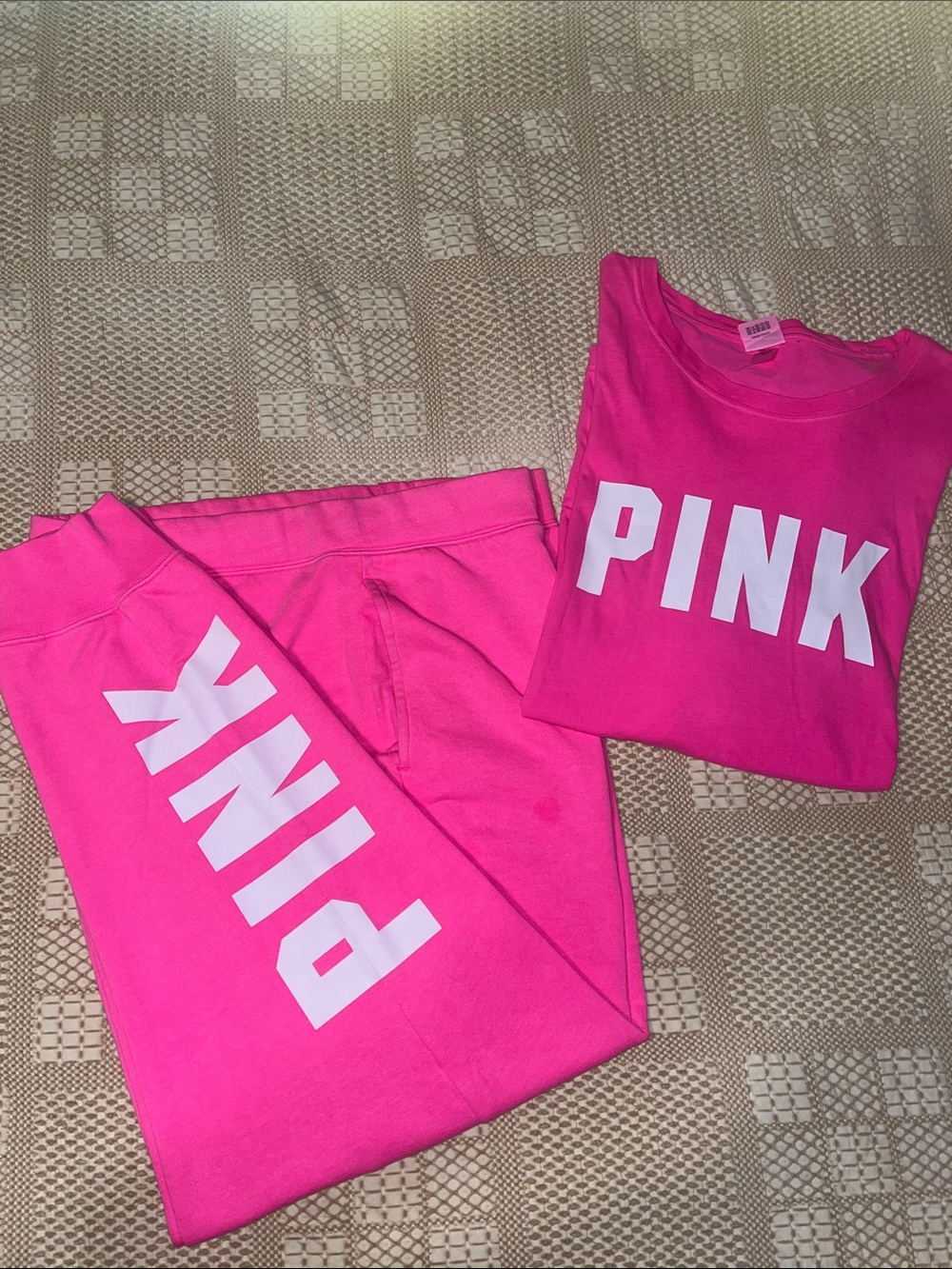 PINK Victoria's Secret Bright Sun Washed Pink Logo Long Sleeve T-Shirt & Joggers